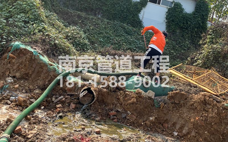 263康藏路工地化粪池清理