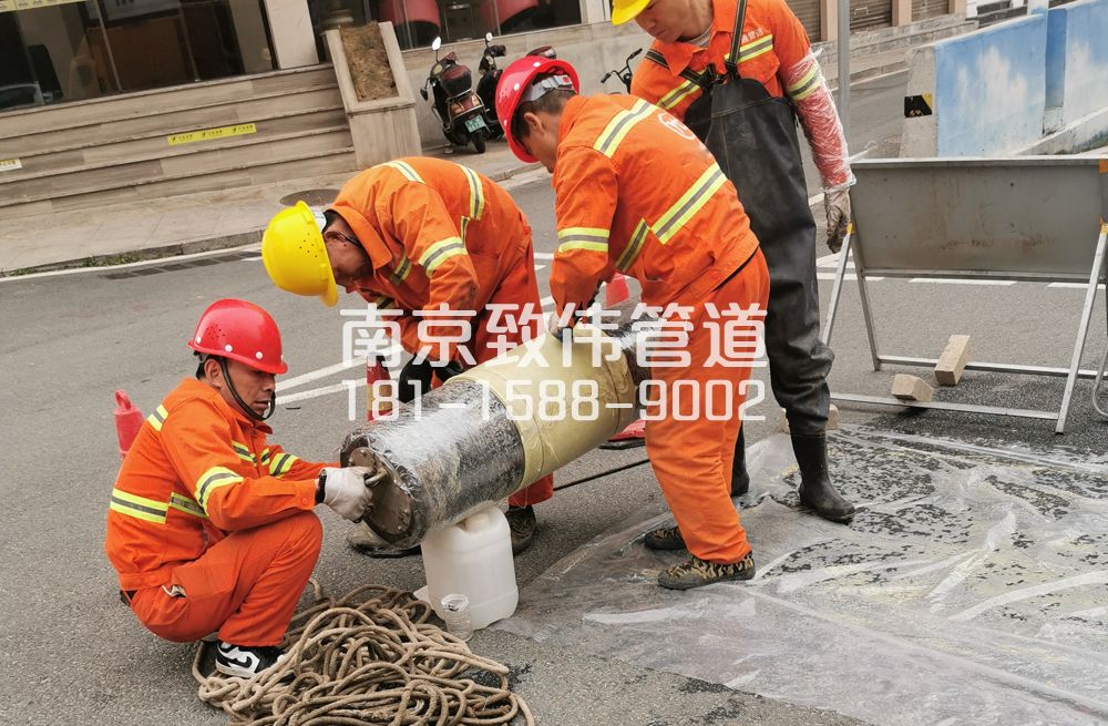 康藏路管道修复